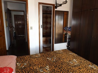 Casa à venda com 250m², 3 quartos, 3 suítes, 7 vagas no bairro Medianeira em Porto Alegre - Foto 17