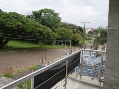 Casa à venda com 268m², 3 quartos, 1 suíte, 4 vagas no bairro Ipanema em Porto Alegre - Foto 23