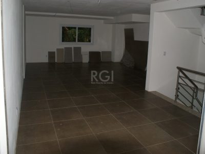 Casa à venda com 268m², 3 quartos, 1 suíte, 4 vagas no bairro Ipanema em Porto Alegre - Foto 26