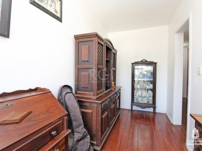 Casa à venda com 202m², 4 quartos, 1 suíte, 3 vagas no bairro Petrópolis em Porto Alegre - Foto 6