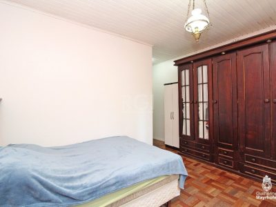 Casa à venda com 202m², 4 quartos, 1 suíte, 3 vagas no bairro Petrópolis em Porto Alegre - Foto 11