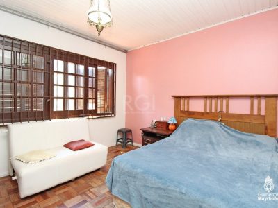 Casa à venda com 202m², 4 quartos, 1 suíte, 3 vagas no bairro Petrópolis em Porto Alegre - Foto 14