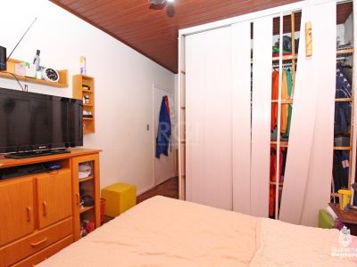 Casa à venda com 202m², 4 quartos, 1 suíte, 3 vagas no bairro Petrópolis em Porto Alegre - Foto 15