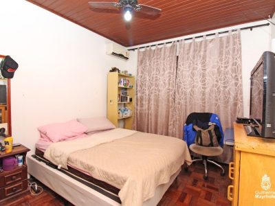 Casa à venda com 202m², 4 quartos, 1 suíte, 3 vagas no bairro Petrópolis em Porto Alegre - Foto 16