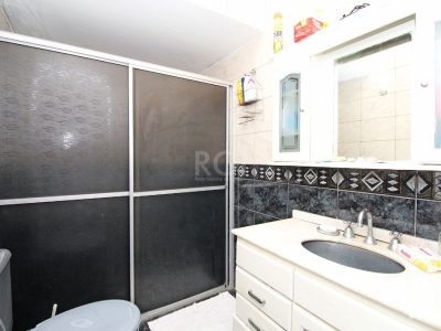 Casa à venda com 202m², 4 quartos, 1 suíte, 3 vagas no bairro Petrópolis em Porto Alegre - Foto 17