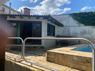 Casa à venda com 385m², 3 quartos, 1 suíte, 5 vagas no bairro Chácara das Pedras em Porto Alegre - Foto 32