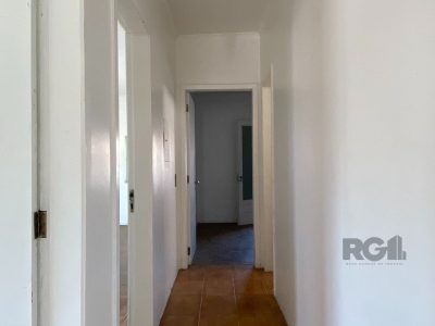 Casa à venda com 360m², 5 quartos, 1 suíte, 4 vagas no bairro Vila Ipiranga em Porto Alegre - Foto 11