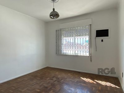 Casa à venda com 360m², 5 quartos, 1 suíte, 4 vagas no bairro Vila Ipiranga em Porto Alegre - Foto 19