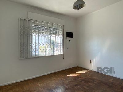 Casa à venda com 360m², 5 quartos, 1 suíte, 4 vagas no bairro Vila Ipiranga em Porto Alegre - Foto 20