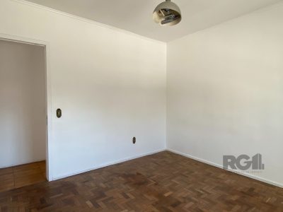 Casa à venda com 360m², 5 quartos, 1 suíte, 4 vagas no bairro Vila Ipiranga em Porto Alegre - Foto 22