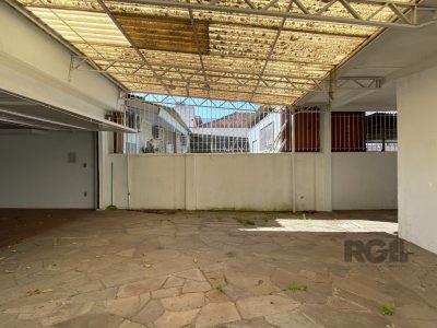 Casa à venda com 360m², 5 quartos, 1 suíte, 4 vagas no bairro Vila Ipiranga em Porto Alegre - Foto 34