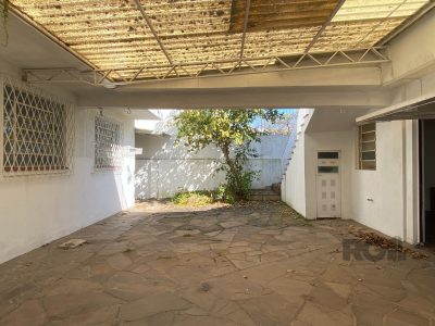 Casa à venda com 360m², 5 quartos, 1 suíte, 4 vagas no bairro Vila Ipiranga em Porto Alegre - Foto 35