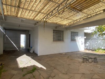 Casa à venda com 360m², 5 quartos, 1 suíte, 4 vagas no bairro Vila Ipiranga em Porto Alegre - Foto 36