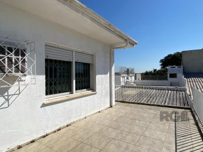 Casa à venda com 360m², 5 quartos, 1 suíte, 4 vagas no bairro Vila Ipiranga em Porto Alegre - Foto 61