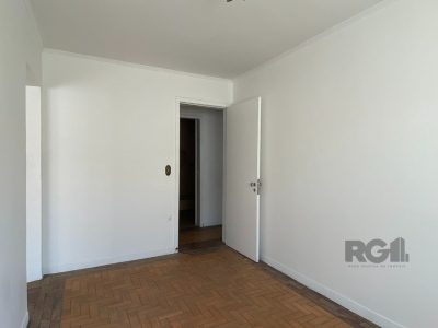 Casa à venda com 360m², 5 quartos, 1 suíte, 4 vagas no bairro Vila Ipiranga em Porto Alegre - Foto 71