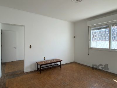 Casa à venda com 360m², 5 quartos, 1 suíte, 4 vagas no bairro Vila Ipiranga em Porto Alegre - Foto 73