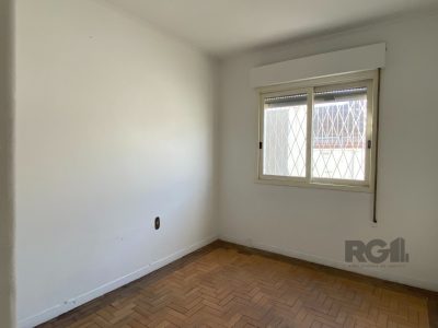 Casa à venda com 360m², 5 quartos, 1 suíte, 4 vagas no bairro Vila Ipiranga em Porto Alegre - Foto 76