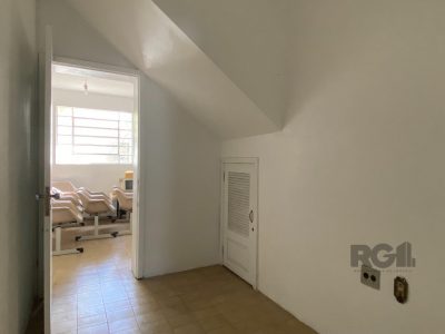 Casa à venda com 360m², 5 quartos, 1 suíte, 4 vagas no bairro Vila Ipiranga em Porto Alegre - Foto 84