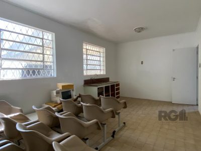 Casa à venda com 360m², 5 quartos, 1 suíte, 4 vagas no bairro Vila Ipiranga em Porto Alegre - Foto 89