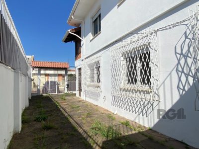 Casa à venda com 360m², 5 quartos, 1 suíte, 4 vagas no bairro Vila Ipiranga em Porto Alegre - Foto 90