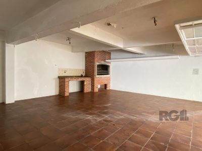 Casa à venda com 360m², 5 quartos, 1 suíte, 4 vagas no bairro Vila Ipiranga em Porto Alegre - Foto 44