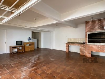 Casa à venda com 360m², 5 quartos, 1 suíte, 4 vagas no bairro Vila Ipiranga em Porto Alegre - Foto 38