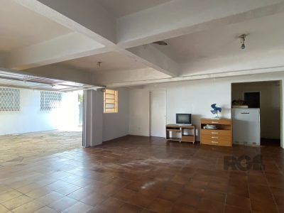 Casa à venda com 360m², 5 quartos, 1 suíte, 4 vagas no bairro Vila Ipiranga em Porto Alegre - Foto 41