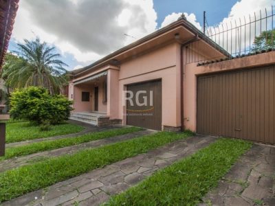 Casa à venda com 400m², 4 quartos, 1 suíte, 3 vagas no bairro Partenon em Porto Alegre - Foto 5