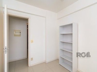 Apartamento à venda com 65m², 3 quartos, 1 suíte, 1 vaga no bairro Santo Antônio em Porto Alegre - Foto 14