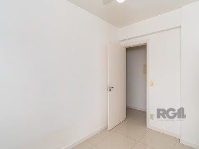 Apartamento à venda com 65m², 3 quartos, 1 suíte, 1 vaga no bairro Santo Antônio em Porto Alegre - Foto 15