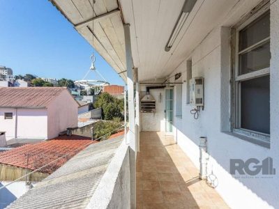 Casa à venda com 165m², 4 quartos, 2 vagas no bairro Medianeira em Porto Alegre - Foto 6