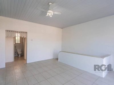 Casa à venda com 165m², 4 quartos, 2 vagas no bairro Medianeira em Porto Alegre - Foto 10