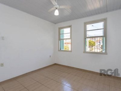 Casa à venda com 165m², 4 quartos, 2 vagas no bairro Medianeira em Porto Alegre - Foto 20