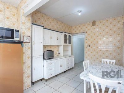 Casa à venda com 165m², 4 quartos, 2 vagas no bairro Medianeira em Porto Alegre - Foto 37