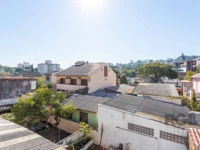 Casa à venda com 165m², 4 quartos, 2 vagas no bairro Medianeira em Porto Alegre - Foto 50