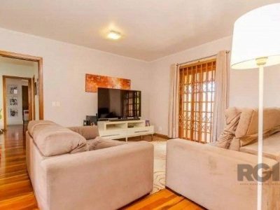 Casa à venda com 412m², 4 quartos, 2 suítes, 3 vagas no bairro Medianeira em Porto Alegre - Foto 38