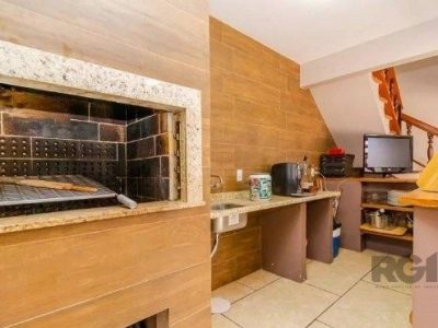 Casa à venda com 412m², 4 quartos, 2 suítes, 3 vagas no bairro Medianeira em Porto Alegre - Foto 44