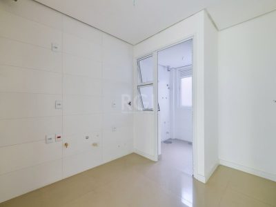 Apartamento à venda com 128m², 3 quartos, 1 suíte, 2 vagas no bairro Higienópolis em Porto Alegre - Foto 8