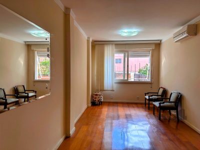 Apartamento à venda com 77m², 2 quartos, 1 vaga no bairro Petrópolis em Porto Alegre - Foto 9