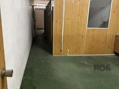 Casa à venda com 168m², 2 quartos, 1 vaga no bairro Menino Deus em Porto Alegre - Foto 3