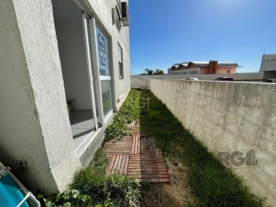 Apartamento à venda com 71m², 3 quartos, 1 suíte, 1 vaga no bairro Medianeira em Porto Alegre - Foto 4