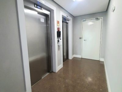 Apartamento à venda com 59m², 2 quartos, 1 suíte, 1 vaga no bairro Medianeira em Porto Alegre - Foto 26