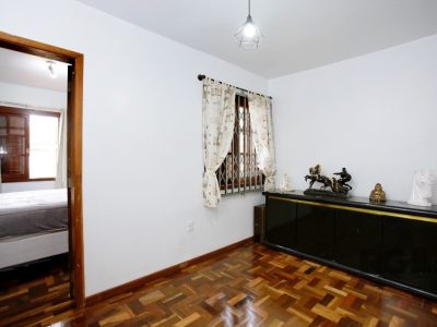 Casa à venda com 230m², 3 quartos, 1 suíte, 2 vagas no bairro Petrópolis em Porto Alegre - Foto 16