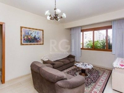 Apartamento à venda com 202m², 3 quartos, 1 suíte, 1 vaga no bairro Centro em Porto Alegre - Foto 2