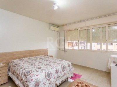 Apartamento à venda com 202m², 3 quartos, 1 suíte, 1 vaga no bairro Centro em Porto Alegre - Foto 12