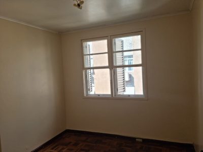 Apartamento à venda com 75m², 3 quartos, 1 vaga no bairro Medianeira em Porto Alegre - Foto 4