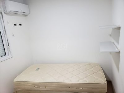 Apartamento à venda com 69m², 3 quartos, 1 suíte, 1 vaga no bairro Passo d'Areia em Porto Alegre - Foto 8