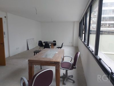 Conjunto/Sala à venda com 42m², 1 vaga no bairro Auxiliadora em Porto Alegre - Foto 3