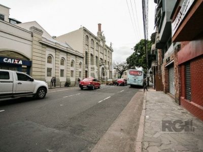 Apartamento à venda com 63m², 2 quartos no bairro Floresta em Porto Alegre - Foto 2