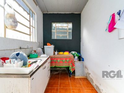 Casa à venda com 150m², 3 quartos, 1 suíte, 2 vagas no bairro Chácara das Pedras em Porto Alegre - Foto 35